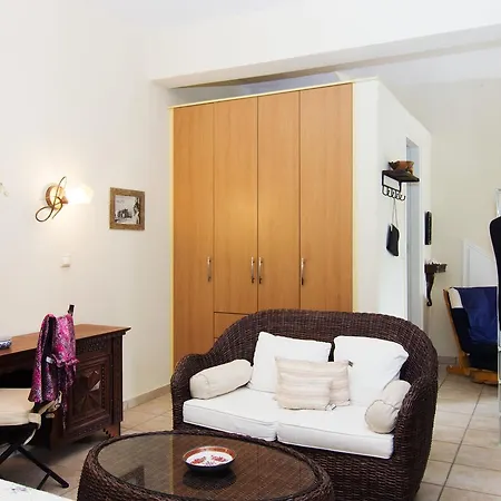 Inn Stephanou