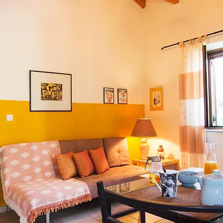 Stephanou Inn 2*