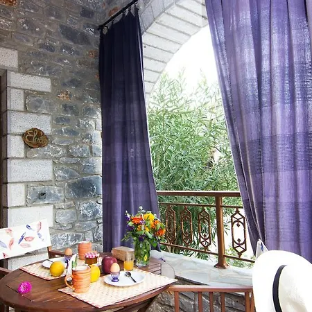 Stephanou Inn 2*